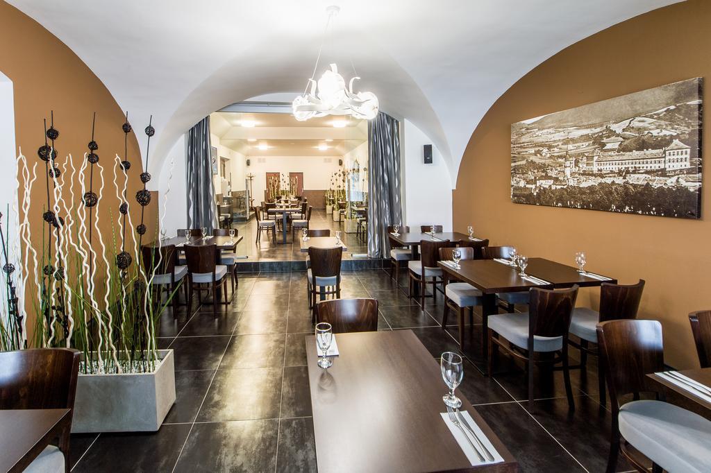 Hotel U Lva Bílina Εξωτερικό φωτογραφία