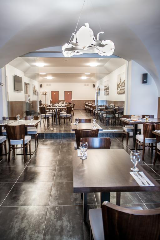Hotel U Lva Bílina Εξωτερικό φωτογραφία
