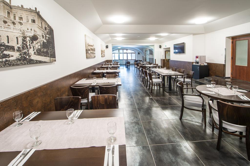 Hotel U Lva Bílina Εξωτερικό φωτογραφία